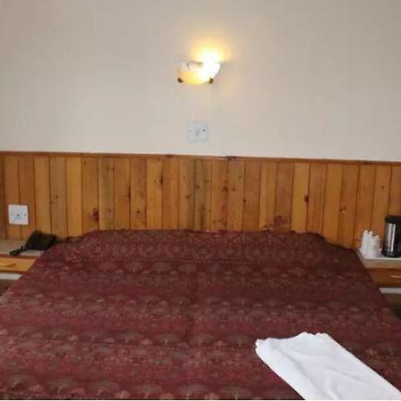 Hotel Manali Continental Buitenkant foto