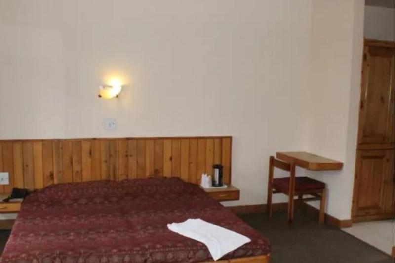 Hotel Manali Continental Buitenkant foto